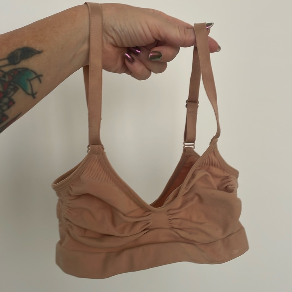 SKIMS NWOT - Nude Stretchy no wire bra